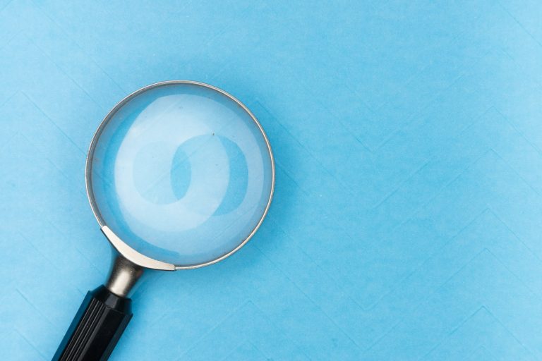 Find RSS feed URL for website — magnifying glass search